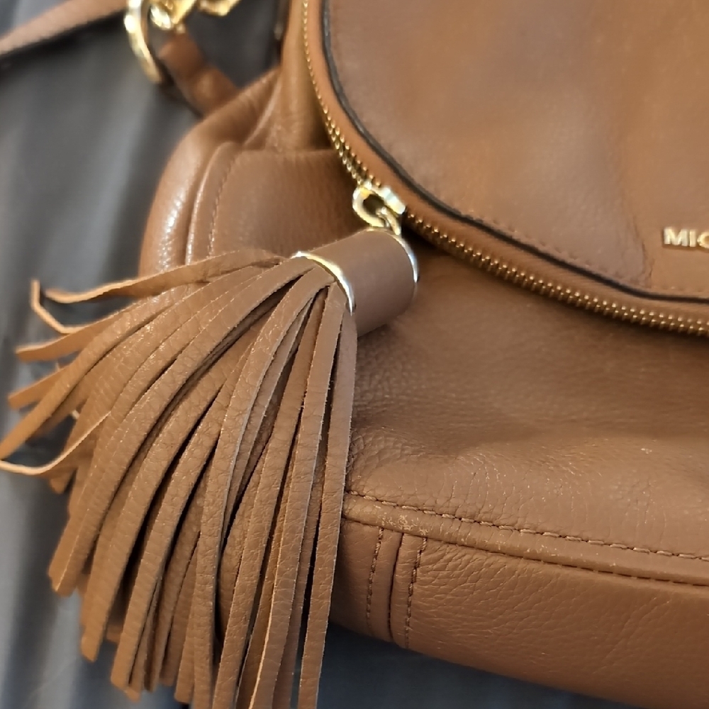 Michael Kors Tan Leather Crossbody Bag- Bedford - Picture 4 of 9